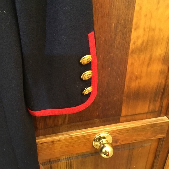 Gorgeous collarless blazer by Ellen Tracy, size 4P, wool. Faux split cuffs - Picture 2 of 5